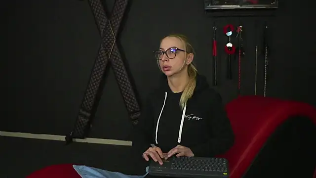 CelineConner online show from 02/06/25, 05:14