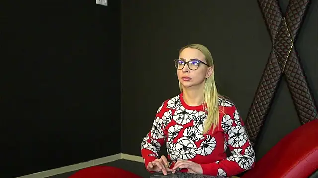 CelineConner online show from 02/17/25, 08:52