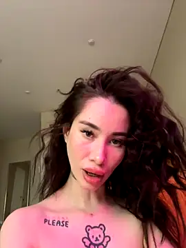 Yunasi online show from 09/19/25, 01:01