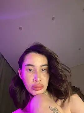 Yunasi online show from 10/20/25, 03:12