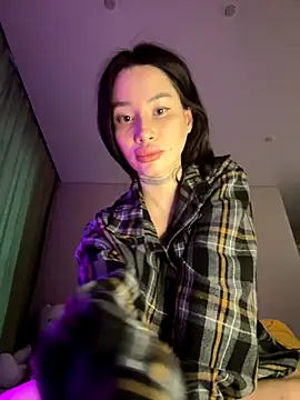 Yunasi online show from 10/31/25, 11:55