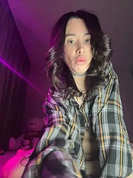 Yunasi online show from 11/12/25, 01:33