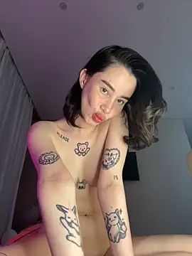 Yunasi online show from 12/04/25, 12:47