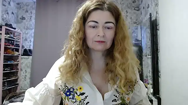 Snapshot of Helen1974 chatting on 01/19/25, 11:34 Helen1974 online show from 01/19/25, 11:34