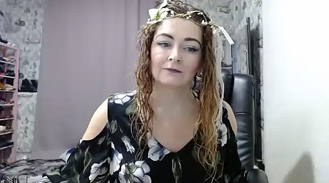 Snapshot of Helen1974 chatting on 01/22/25, 12:27 Helen1974 online show from 01/22/25, 12:27