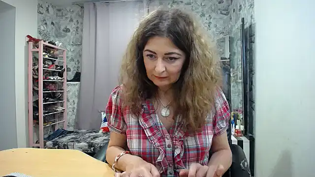 Snapshot of Helen1974 chatting on 04/07/26, 08:20 Helen1974 online show from 04/07/26, 08:20