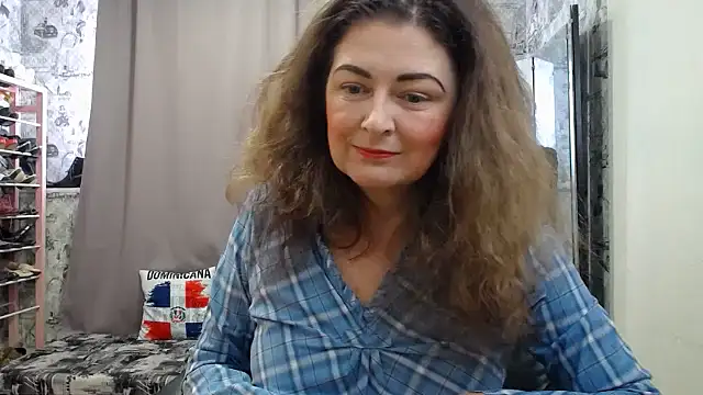 Snapshot of Helen1974 chatting on 05/08/26, 04:29 Helen1974 online show from 05/08/26, 04:29
