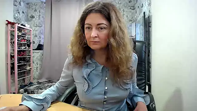 Snapshot of Helen1974 chatting on 05/15/26, 08:32 Helen1974 online show from 05/15/26, 08:32