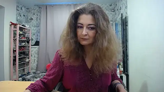 Snapshot of Helen1974 chatting on 05/21/26, 02:02 Helen1974 online show from 05/21/26, 02:02