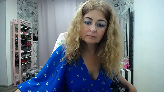 Snapshot of Helen1974 chatting on 07/10/26, 09:39 Helen1974 online show from 07/10/26, 09:39