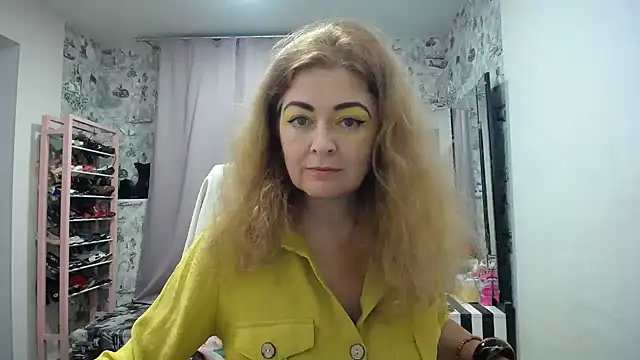 Snapshot of Helen1974 chatting on 07/13/26, 07:16 Helen1974 online show from 07/13/26, 07:16
