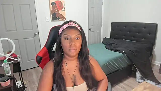 Snapshot of demi_xoxo chatting on 02/01/25, 05:07 demi xoxo online show from 02/01/25, 05:07