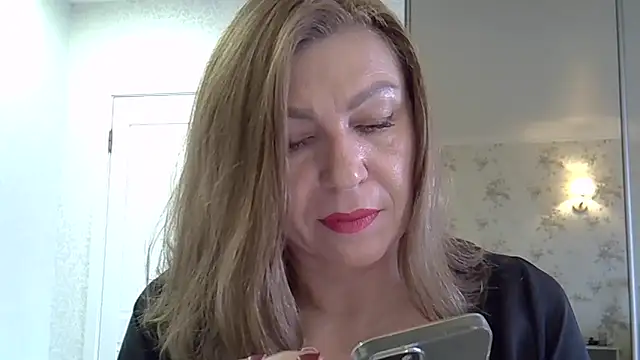 Snapshot of Alexandra-Rosee chatting on 11/20/25, 06:24 Alexandra-Rosee online show from 11/20/25, 06:24