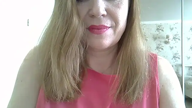 Snapshot of Alexandra-Rosee chatting on 02/18/26, 07:37 Alexandra-Rosee online show from 02/18/26, 07:37