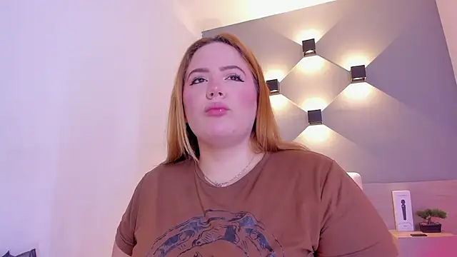 Snapshot of sophiarossee_ chatting on 01/29/25, 12:24 sophiarossee  online show from 01/29/25, 12:24