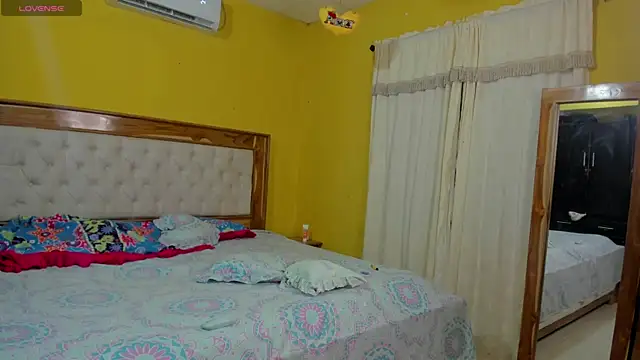 Snapshot of Edwars_03 chatting on 12/16/24, 07:15 Edwars 03 online show from 12/16/24, 07:15