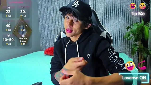 Snapshot of Edwars_03 chatting on 03/03/25, 11:46 Edwars 03 online show from 03/03/25, 11:46