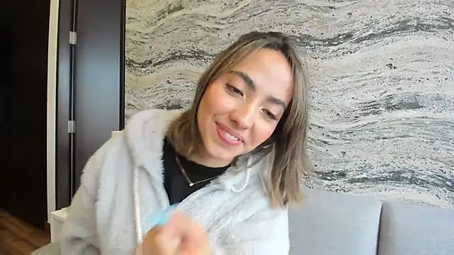 Sophi  a online show from 03/19/25, 08:22