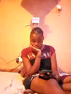 cute naimah online show from 10/07/25, 04:15