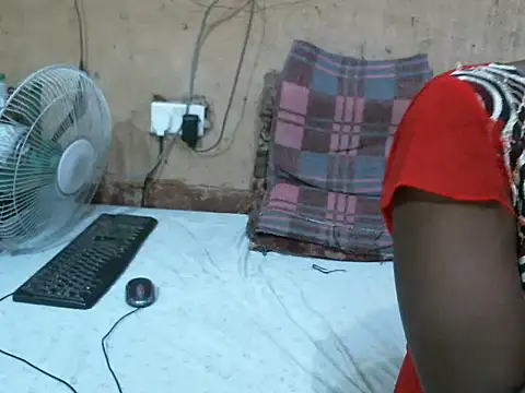 Snapshot of cute_naimah chatting on 05/13/26, 03:42 cute naimah online show from 05/13/26, 03:42