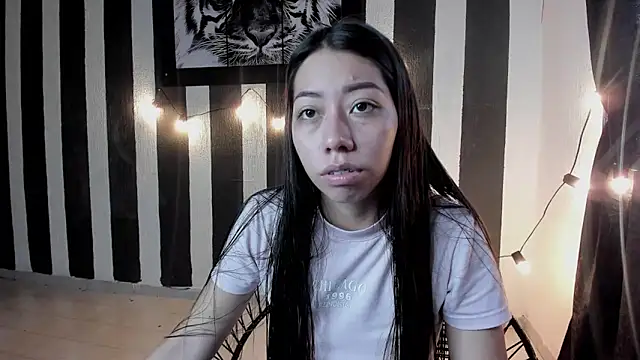 Snapshot of sexylaurita chatting on 12/24/24, 12:22 sexylaurita online show from 12/24/24, 12:22