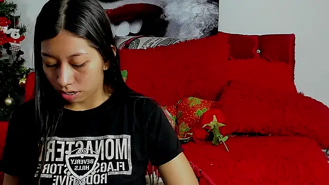 Snapshot of sexylaurita chatting on 12/31/24, 12:57 sexylaurita online show from 12/31/24, 12:57