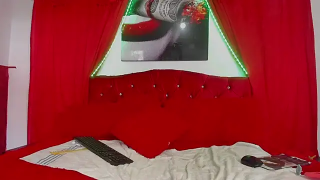 Snapshot of sexylaurita chatting on 02/03/25, 03:06 sexylaurita online show from 02/03/25, 03:06