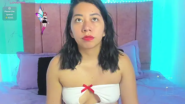 Snapshot of sexylaurita chatting on 09/17/25, 01:02 sexylaurita online show from 09/17/25, 01:02