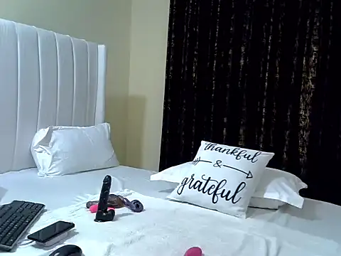 Snapshot of Baby_champagne_ chatting on 12/04/24, 01:25 Baby champagne online show from 12/04/24, 01:25