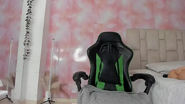 Snapshot of emily_lean_ chatting on 11/14/25, 12:53 emily lean online show from 11/14/25, 12:53