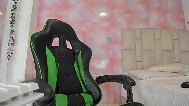 Snapshot of emily_lean_ chatting on 02/03/26, 10:15 emily lean online show from 02/03/26, 10:15