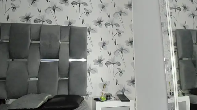 Snapshot of Ehotloveaxxx chatting on 12/24/24, 12:00 Ehotloveaxxx online show from 12/24/24, 12:00