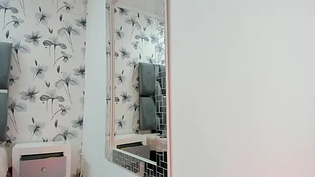 Snapshot of Ehotloveaxxx chatting on 12/31/24, 03:09 Ehotloveaxxx online show from 12/31/24, 03:09