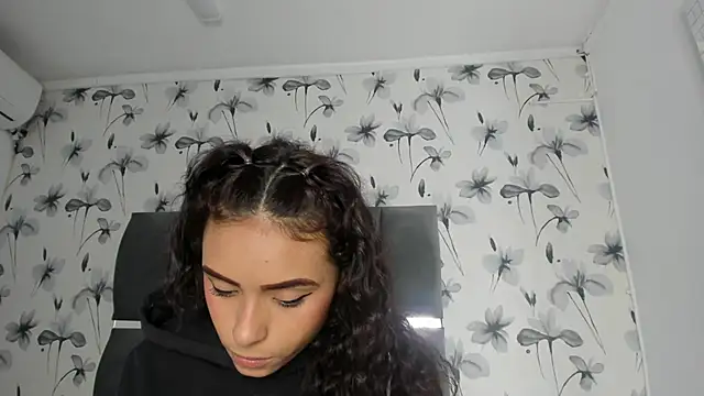 Snapshot of Ehotloveaxxx chatting on 01/07/25, 04:37 Ehotloveaxxx online show from 01/07/25, 04:37