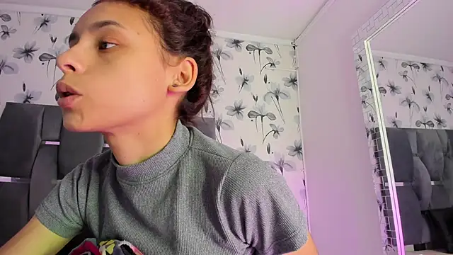 Snapshot of Ehotloveaxxx chatting on 01/14/25, 12:24 Ehotloveaxxx online show from 01/14/25, 12:24