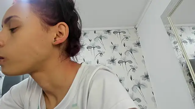 Snapshot of Ehotloveaxxx chatting on 03/11/25, 12:39 Ehotloveaxxx online show from 03/11/25, 12:39