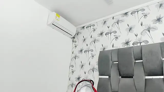 Snapshot of Ehotloveaxxx chatting on 09/10/25, 01:44 Ehotloveaxxx online show from 09/10/25, 01:44