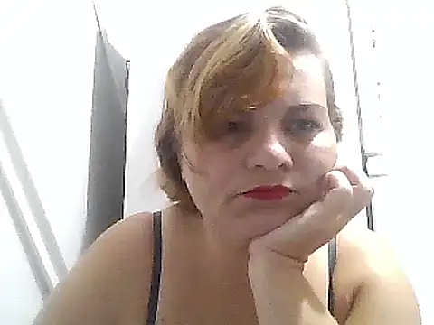 Snapshot of laiscibelle chatting on 02/20/25, 03:23 laiscibelle online show from 02/20/25, 03:23