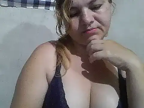 Snapshot of laiscibelle chatting on 09/10/25, 02:55 laiscibelle online show from 09/10/25, 02:55