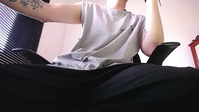 Snapshot of zacwatson_ chatting on 03/03/26, 10:04 zacwatson online show from 03/03/26, 10:04