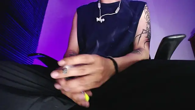 Snapshot of zacwatson_ chatting on 03/24/26, 02:16 zacwatson online show from 03/24/26, 02:16