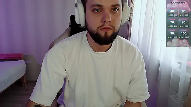 Snapshot of ChillyXO chatting on 03/13/26, 10:44 ChillyXO online show from 03/13/26, 10:44