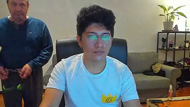 Snapshot of boytwink_20 chatting on 11/06/25, 10:21 boytwink 20 online show from 11/06/25, 10:21