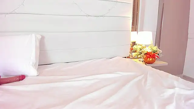 Lilly 2809  online show from 10/07/25, 05:04