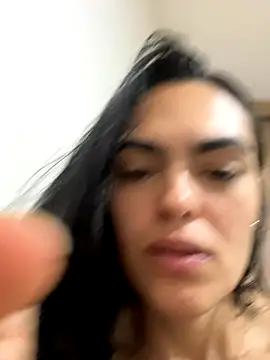 Snapshot of samandkate chatting on 11/05/25, 04:18 samandkate online show from 11/05/25, 04:18