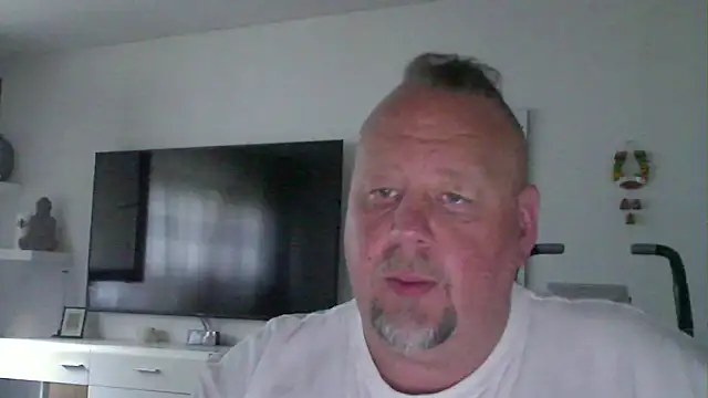 Snapshot of pimmelmann3 chatting on 04/29/26, 05:30 pimmelmann3 online show from 04/29/26, 05:30