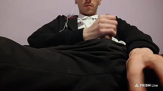  Hocthus  online show from 02/08/25, 02:38