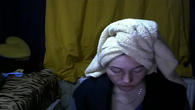 wLESLYMOSw online show from 12/29/24, 06:24