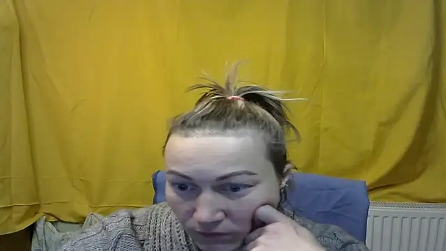 wLESLYMOSw online show from 02/16/25, 07:49