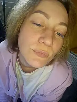 wLESLYMOSw online show from 03/08/25, 03:56